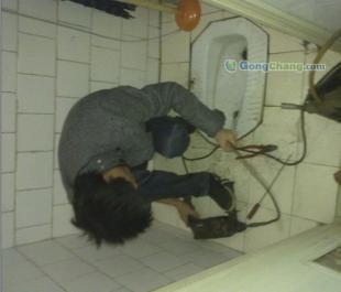 成都青羊區(qū)環(huán)衛(wèi)服務(wù) 專業(yè)管道疏通與化糞池清理，保障城市清潔與健康